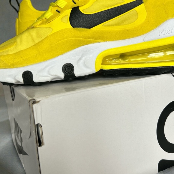 Nike Air Max 270 React in the "Opti Yellow" color-way. 🖤💛
Women’s Size 7 - Picture 5 of 11